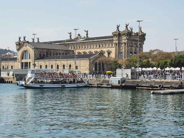 Las Golondrinas boat tour